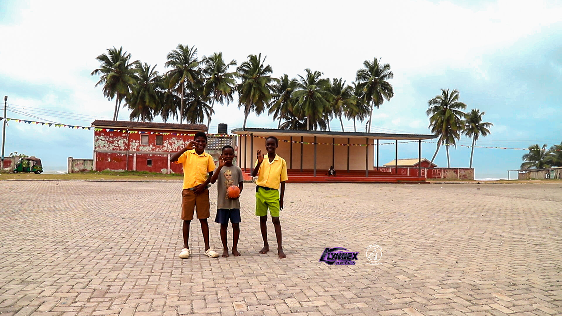 Home canada tour2 optimized.jpg